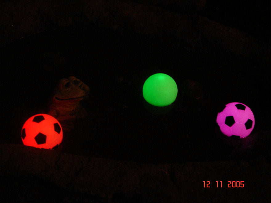 Waterproof floating balls
